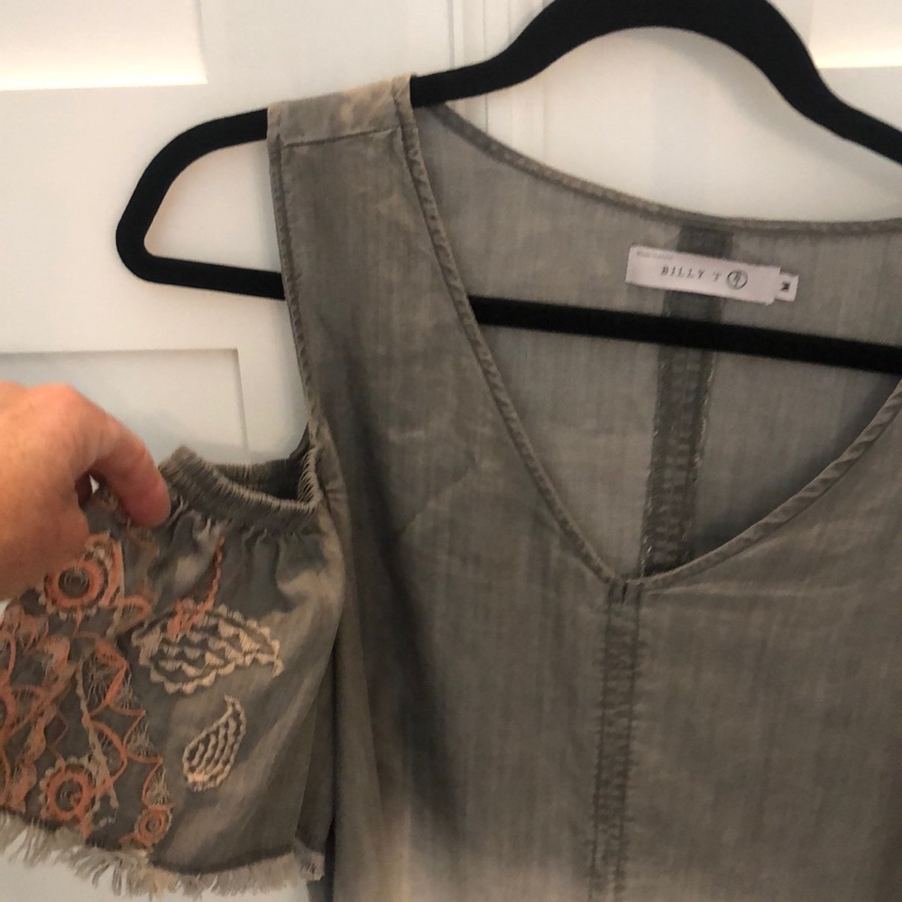 Billy T open shoulder top